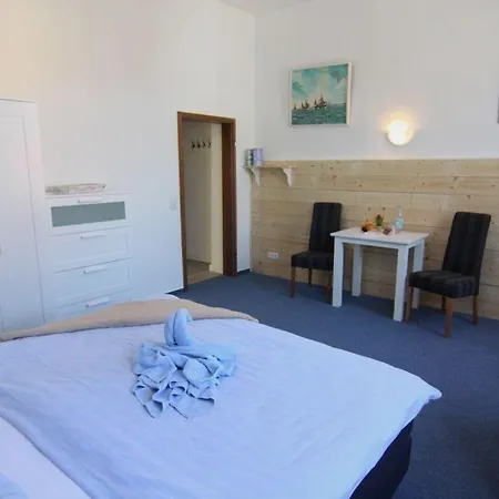 Kapitaenshaus-lassen-zimmer-neptun ゲストハウス 3*