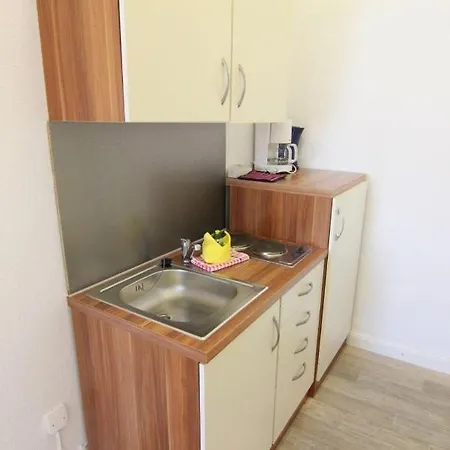 Kapitaenshaus-lassen-zimmer-neptun ゲストハウス ヴェスターラント